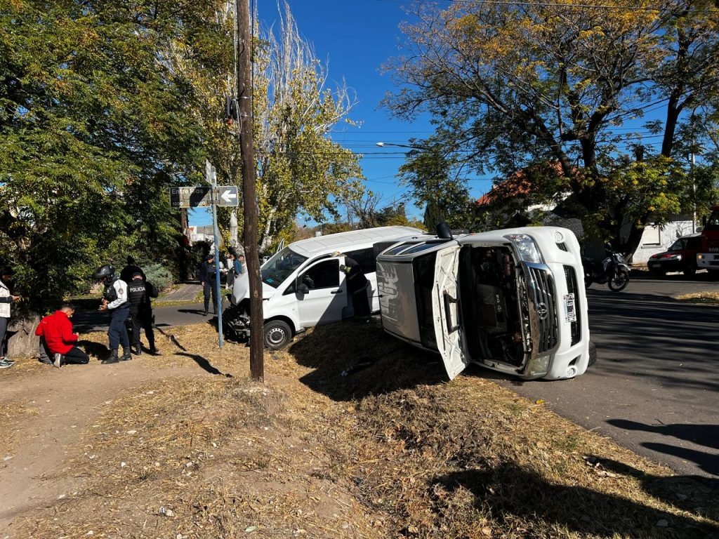 Policiales: Vuelco tras un siniestro vial 